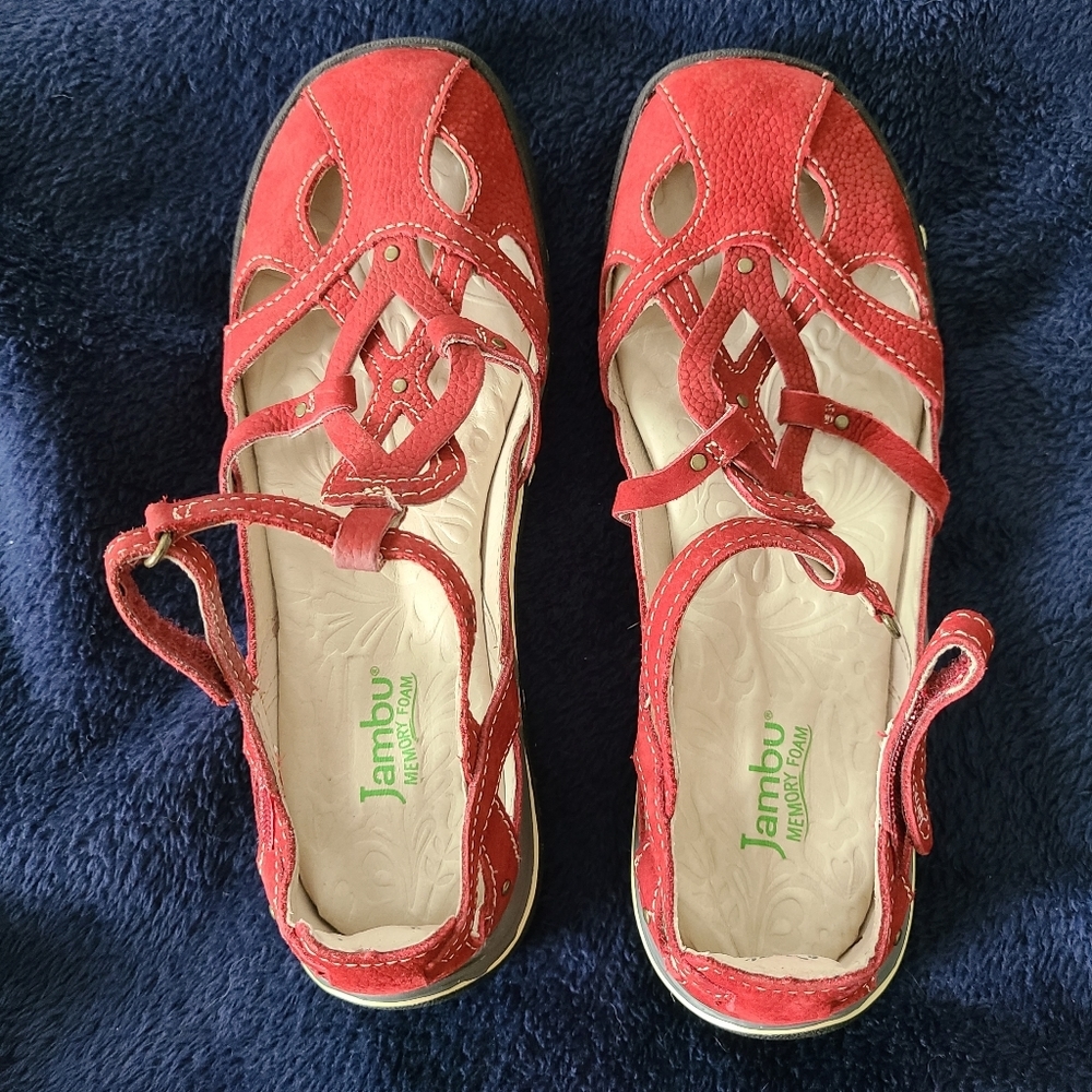 Very Stylish Jambu Size 6.5 Flats